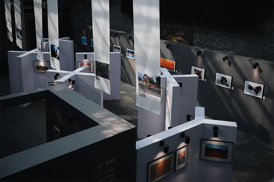 lighting for art galleries